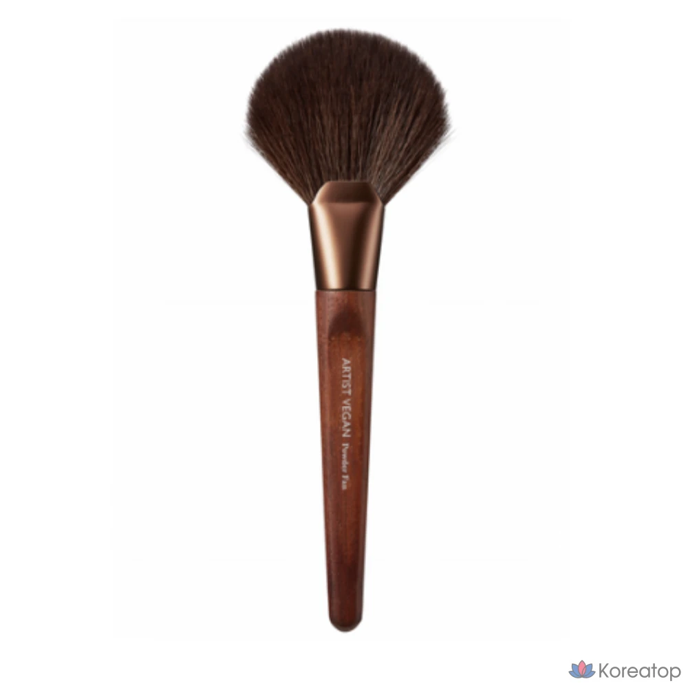 Кисть-веер для пудры Too Cool for School Artist Vegan Powder Fan Brush, для смешивания цветов, 1 шт.