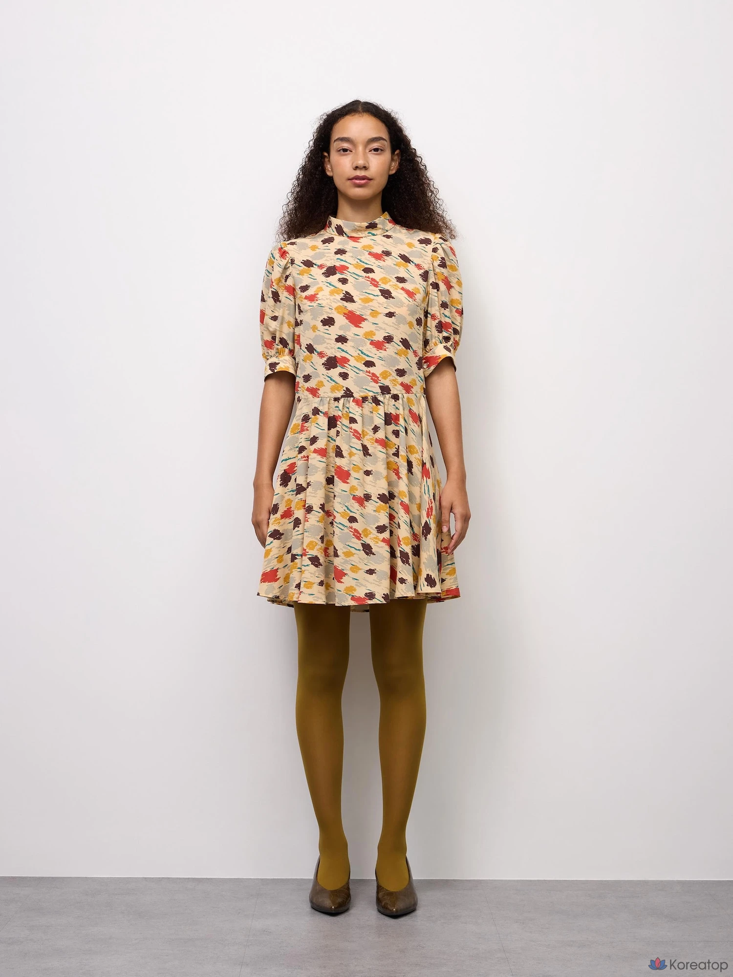 Платье Uniqlo Stand Collar Half Sleeve
