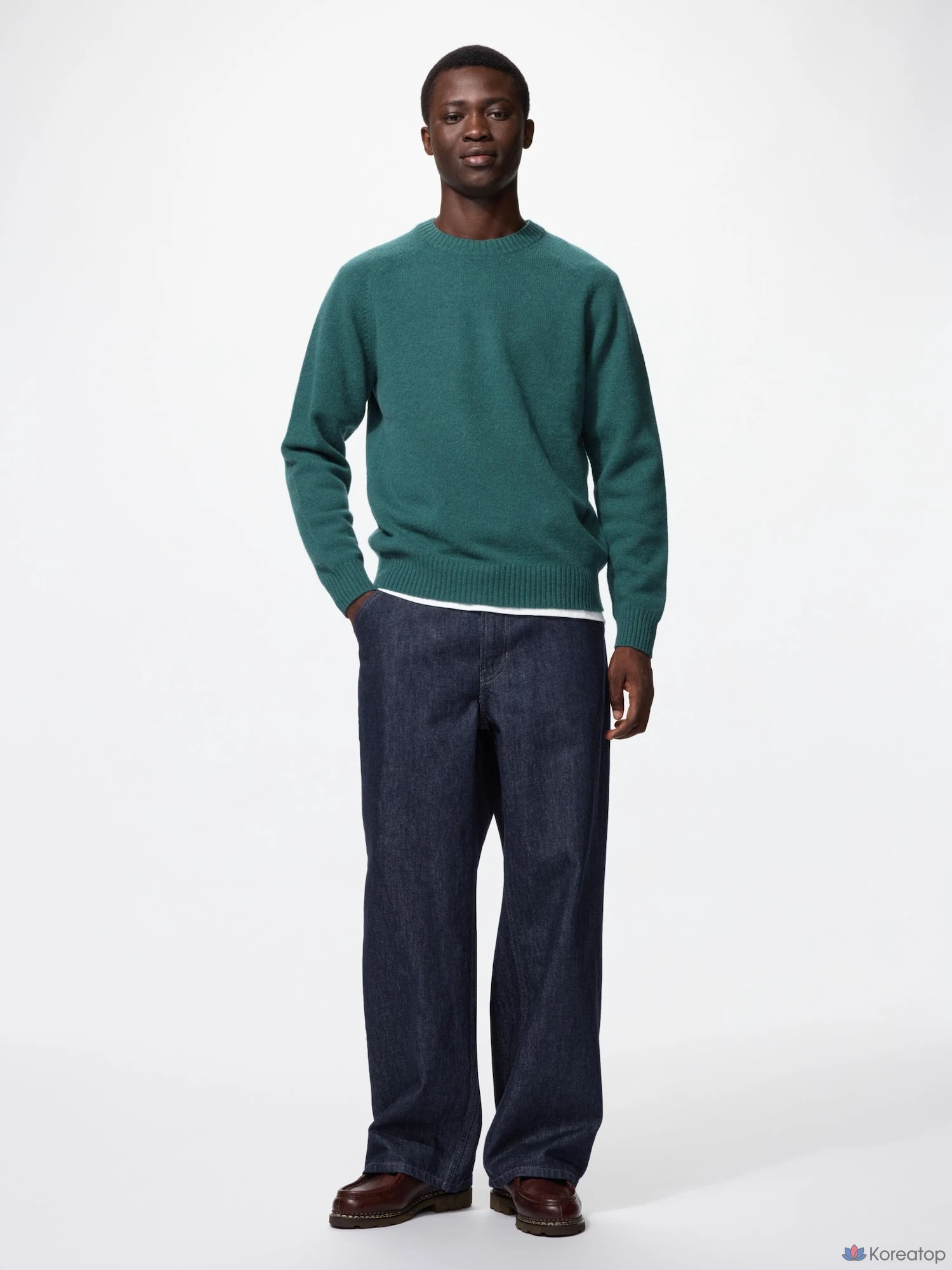 Свитер Uniqlo Lambswool Crew Neck Sweater