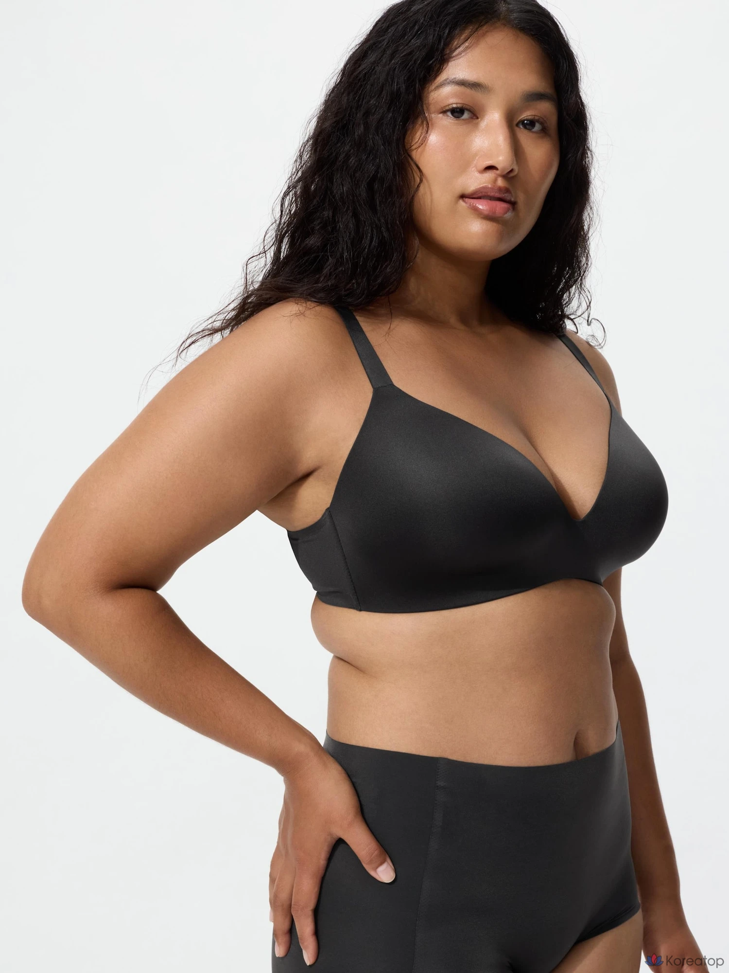 Бюстгальтер без косточек Uniqlo Wireless Bra 3D Hold