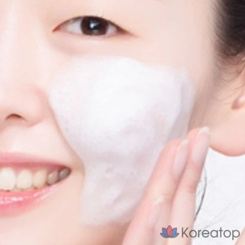 Очищающая пенка для лица MAXCLINIC Rose Vitamin Brightening Oil Cleansing Foam, 110 г, 1 шт.