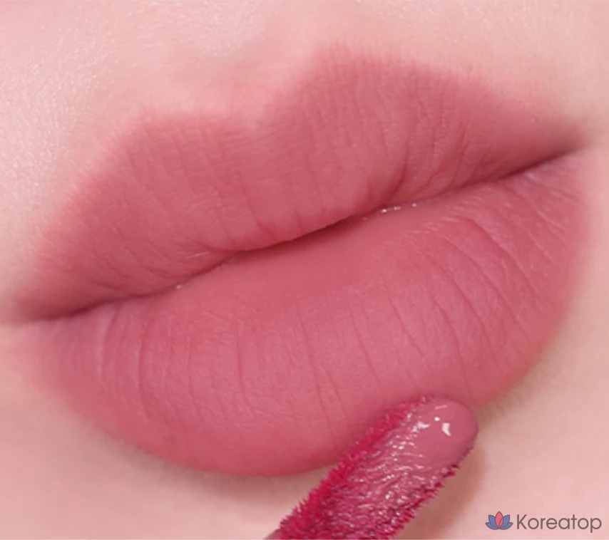 Блеск для губ Too cool for school Dew Blurry Lip Tint, 4 аромата сиреневого цвета, 1 шт., фото 2