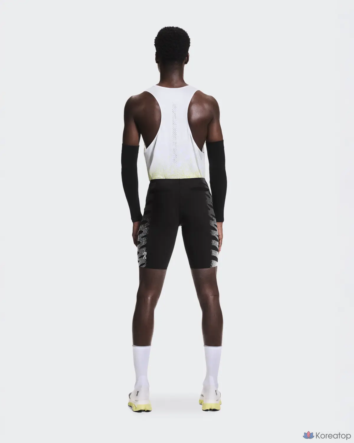 Тайтсы ON Zero Half Tights