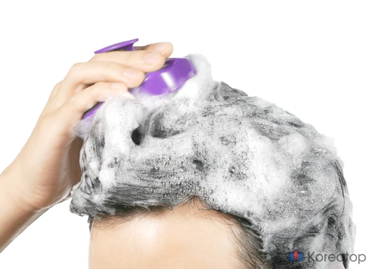 Массажная щетка для мытья головы Kundal, фиолетовая, 1 шт.