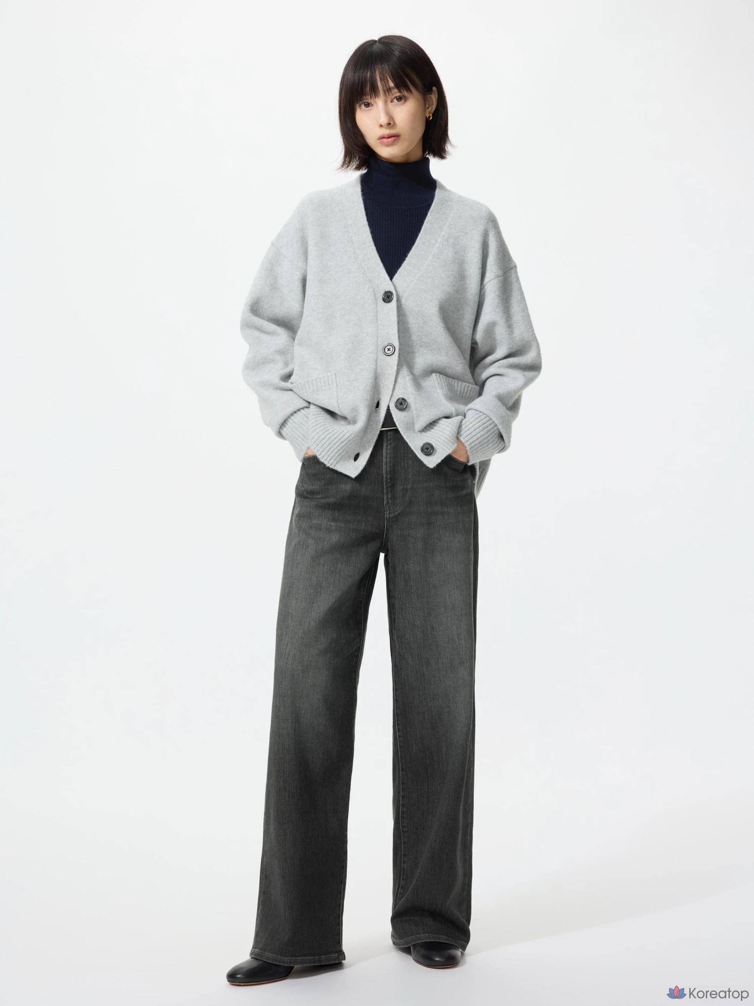 Джинсы Uniqlo EZY Wide Straight Jeans