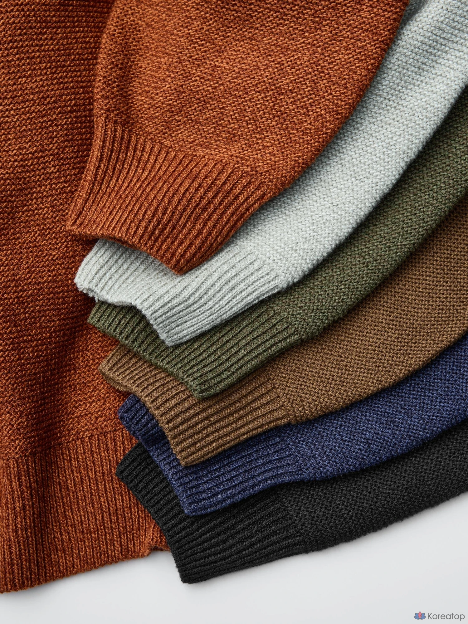 Свитер Uniqlo Washable 3D Knit Crew Neck Sweater