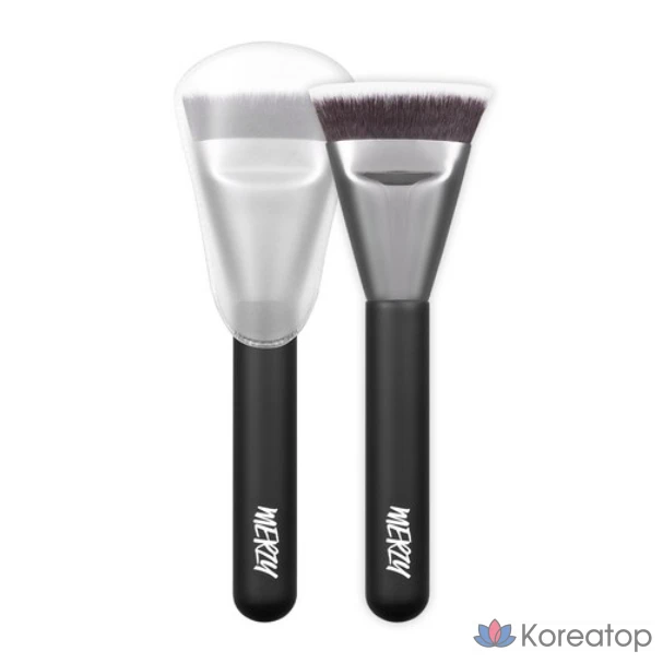 Кисть для тональной основы MERZY the Airy Fitting Foundation Brush, черная, 1 шт.