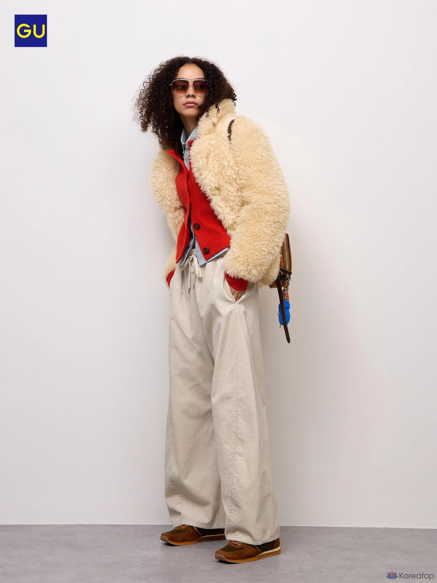 Брюки Uniqlo Corduroy 3D Barrel Pants