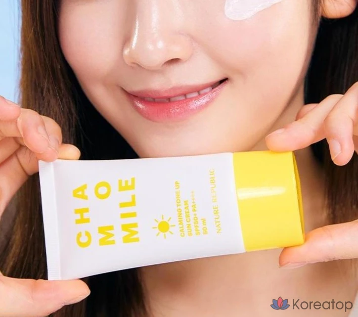 Солнцезащитный крем Nature Republic Chamomile Calming Tone-Up Sunscreen SPF50+ PA++++, 50 мл, 1 шт.