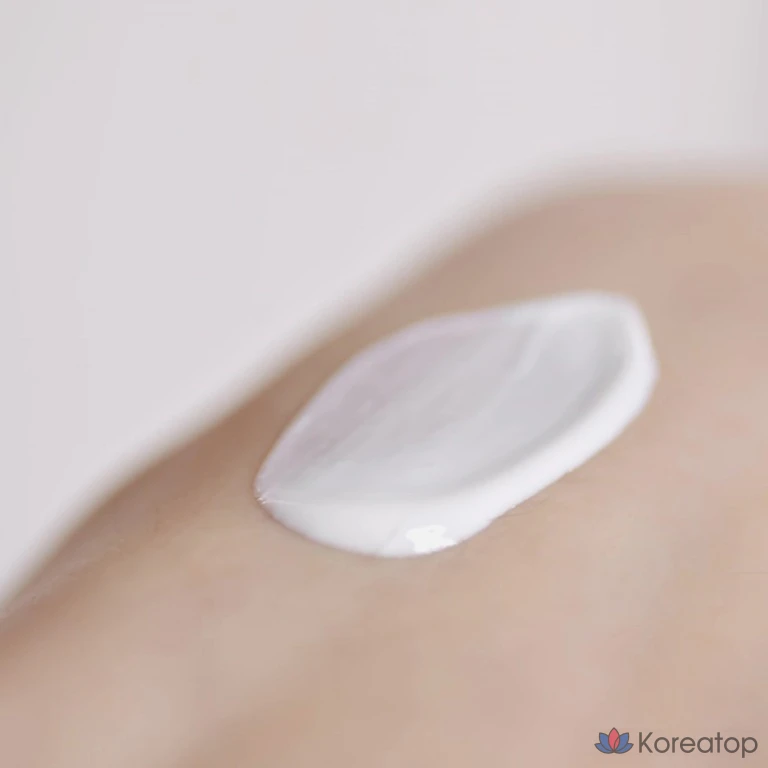 Солнцезащитная эссенция Huxley Sun Essence Stay Sun Safe SPF50 PA++++, 50 мл, 1 шт.