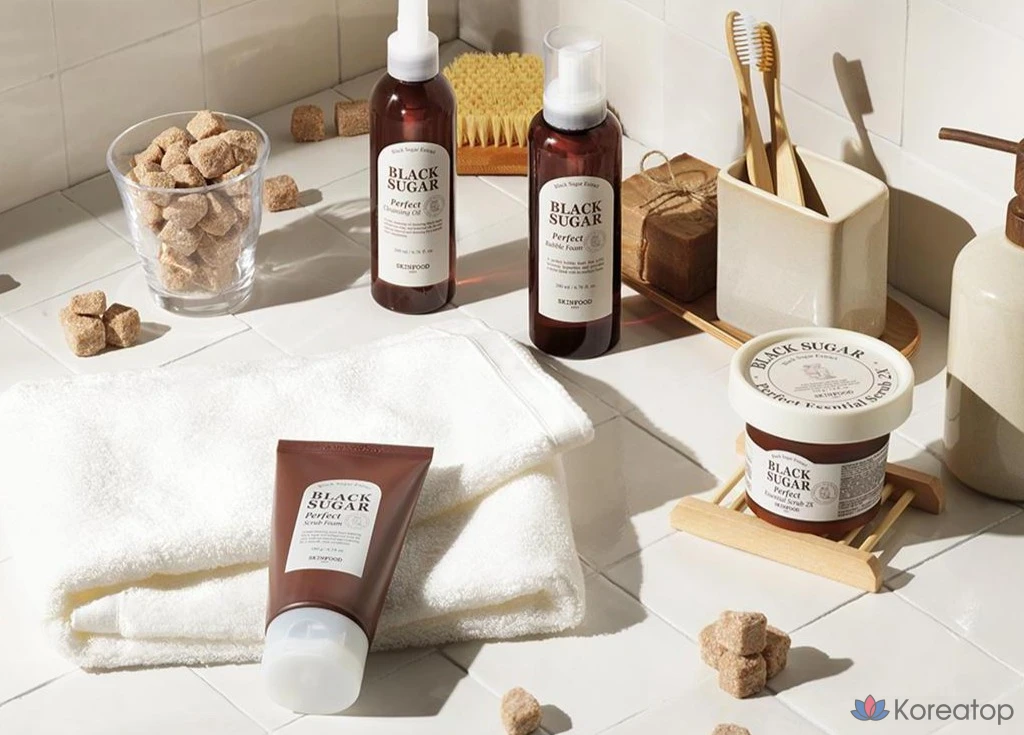 Пенка для скрабирования Skinfood Black Sugar Perfect Scrub Foam, 180 г, 1 шт.