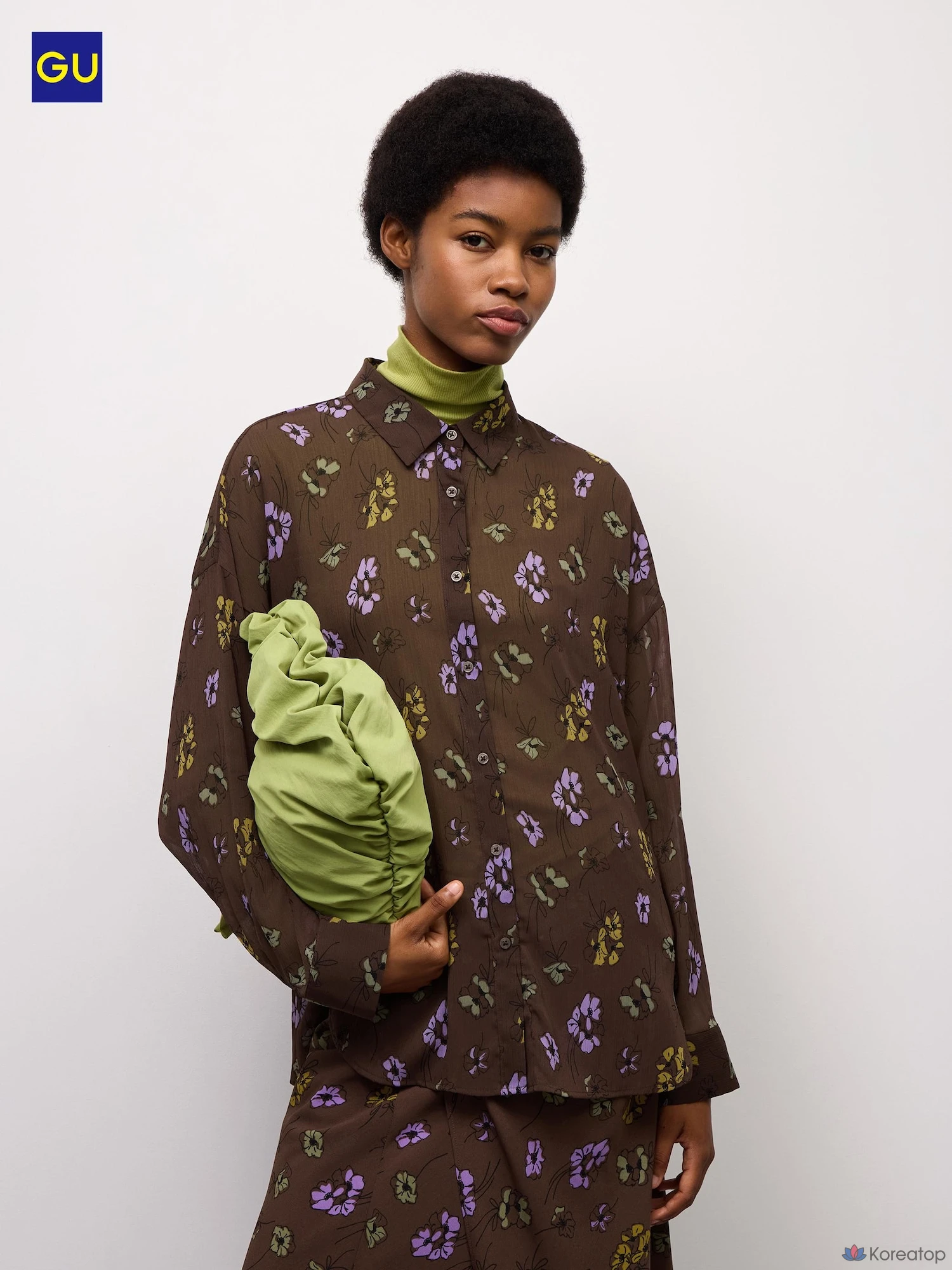 Рубашка Uniqlo Sheer Dolman Sleeve Shirt, цветочный принт