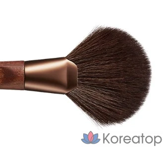 Кисть-веер для пудры Too Cool For School Artist Vegan Powder Fan Brush, разные цвета, 1 шт.