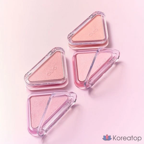 Румяна Clio Mobe Archive Essential Blush Tap, оттенок S202 Almond Rose, 3 г, 1 шт.