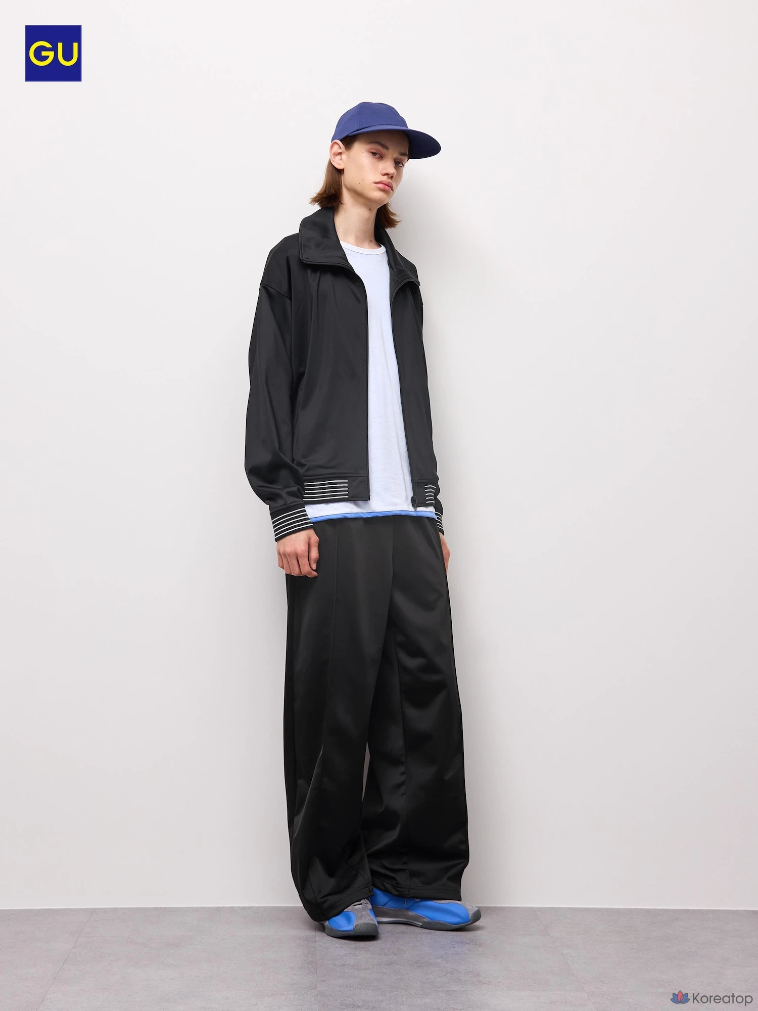 Брюки Uniqlo Wide Straight Track Pants