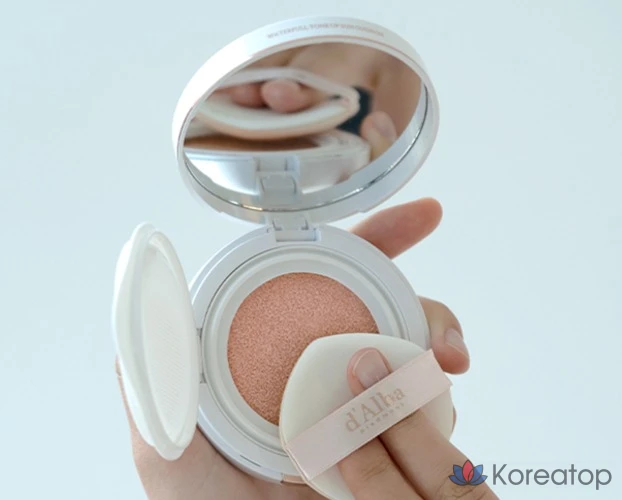 Солнцезащитный крем D'alba Waterful Tone-Up Sun Cushion 15 г + набор сменных блоков SPF50+ PA++++, 1 шт.
