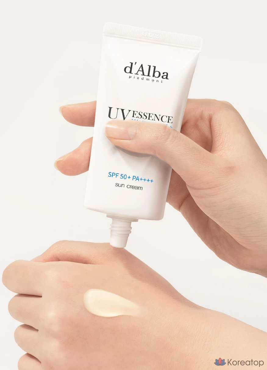 Набор из 2 флаконов: солнцезащитный крем D'alba Waterful Essence SPF50+ PA++++ 50 мл и балансирующий веганский гель для умывания 3 мл (1 шт.)