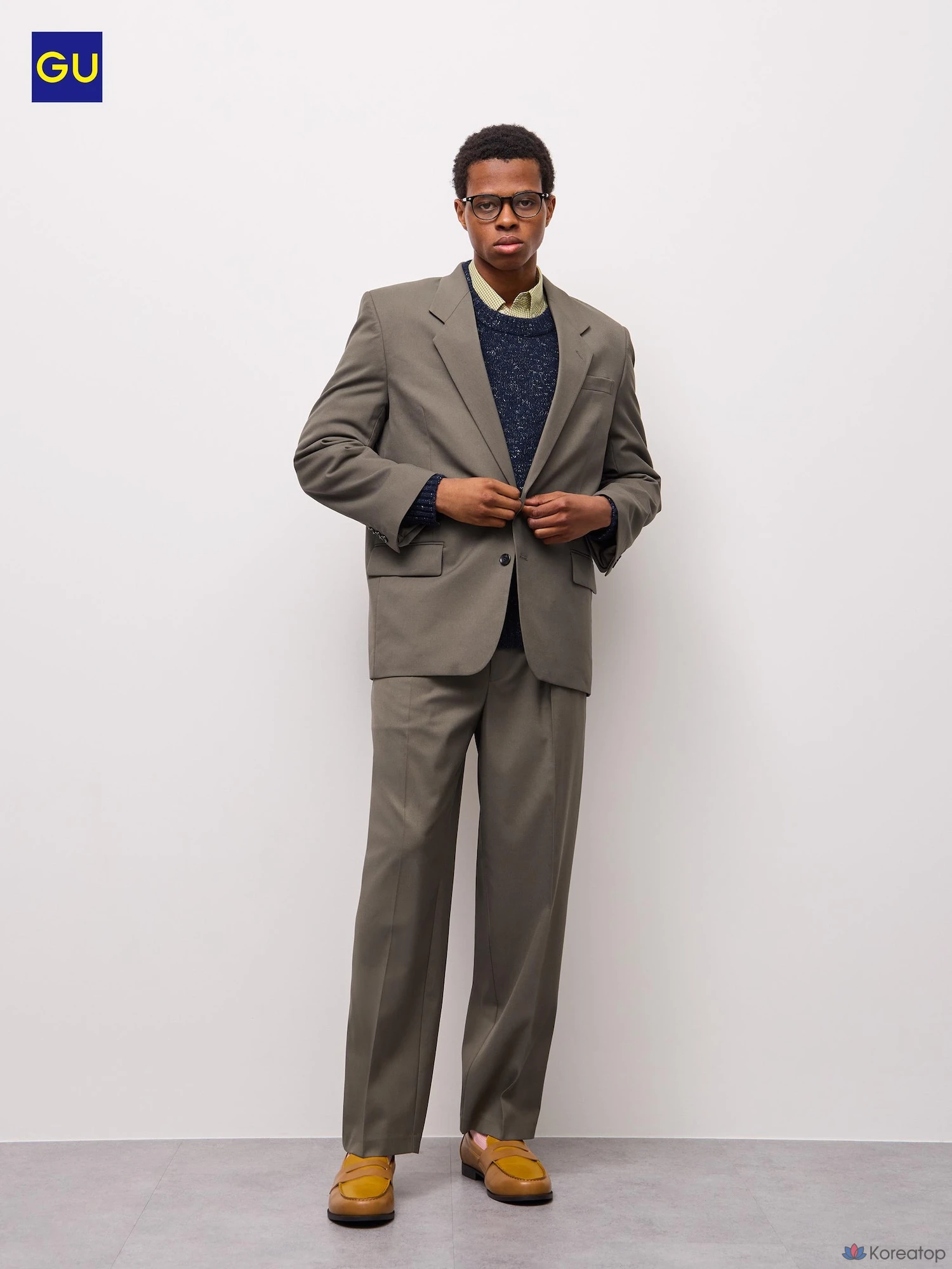 Брюки Uniqlo Tuck Tapered Pants