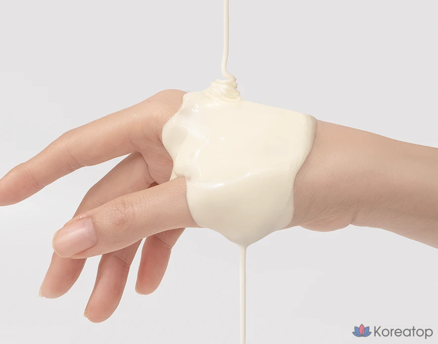 Набор из 2 флаконов: солнцезащитный крем D'alba Waterful Essence SPF50+ PA++++ 50 мл и балансирующий веганский гель для умывания 3 мл (1 шт.)