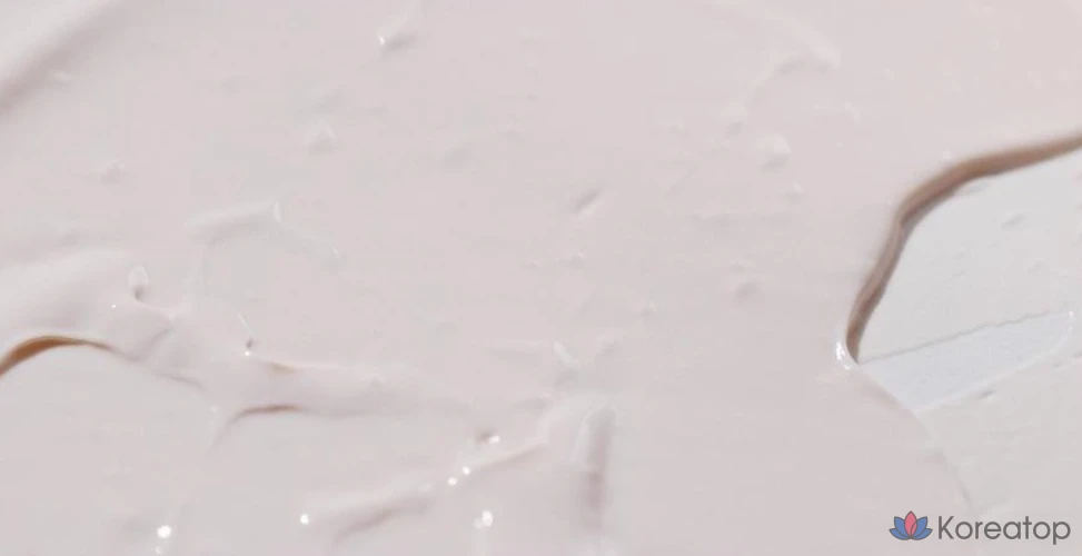 Солнцезащитный крем Nature Republic Chamomile Calming Tone-Up Sunscreen SPF50+ PA++++, 50 мл, 1 шт.