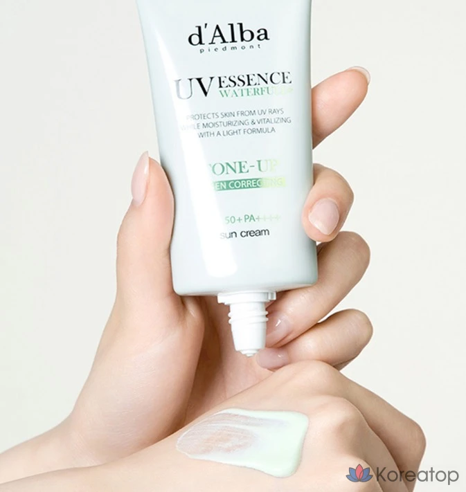 Солнцезащитный крем D'alba Clean Tea Tree Liposome Tone-Up Sunscreen Green SPF50+ PA++++, 2 шт., Очищающая сыворотка, 3 шт., 1 шт.