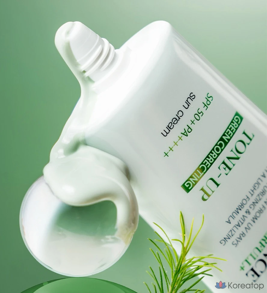 Солнцезащитный крем D'alba Clean Tea Tree Liposome Green Tone-Up Sunscreen SPF50+ PA++++, 50 мл, 1 шт.