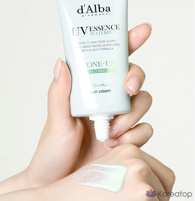 Солнцезащитный крем D'alba Clean Tea Tree Liposome Green Tone-Up Sunscreen SPF50+ PA++++, 50 мл, 1 шт.