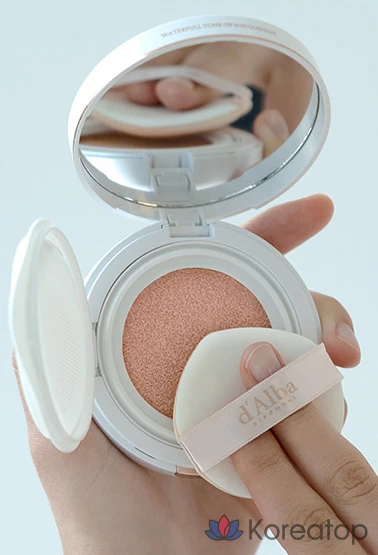 Солнцезащитный кушон D'alba Waterfull Tone-Up SPF50+ PA++++, 15 г, 1 шт.