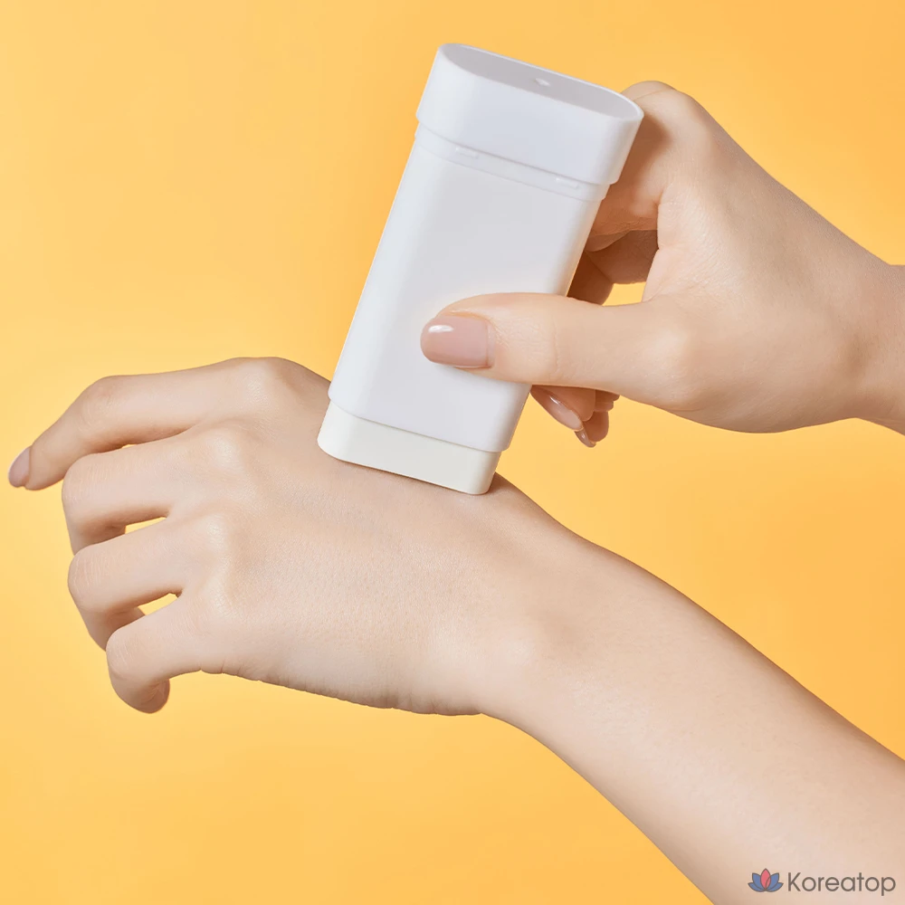 Солнцезащитный стик Illiyoon Daily Sunscreen Stick SPF50+ PA++++, 20 г, 1 шт.