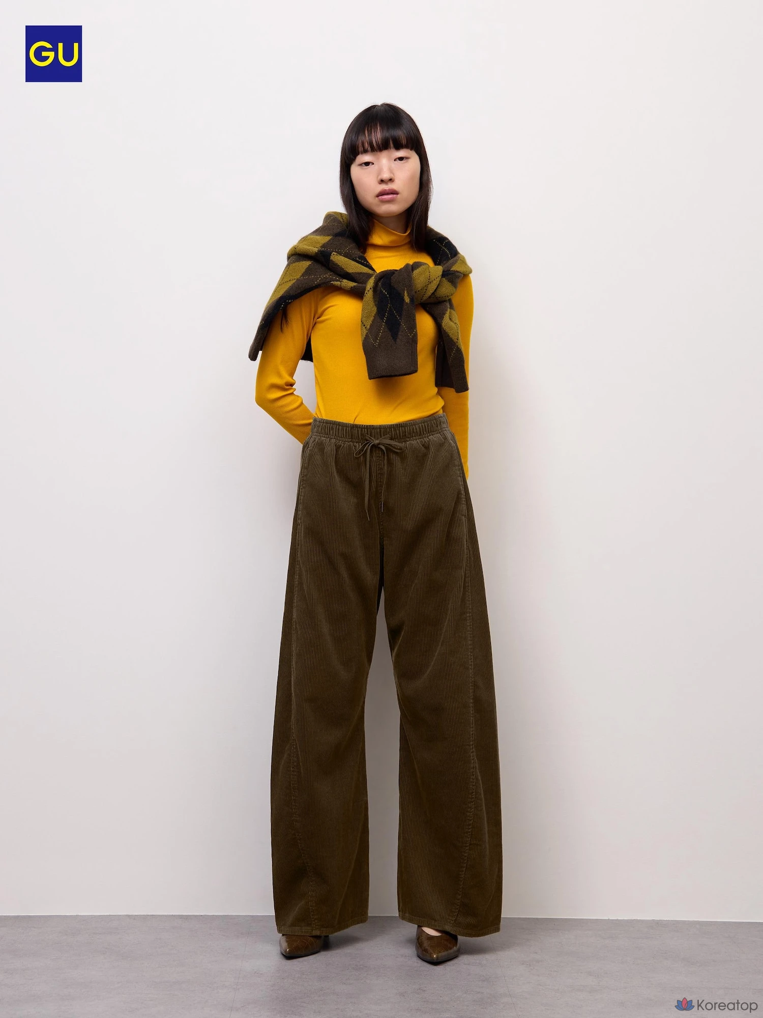 Брюки Uniqlo Corduroy 3D Barrel Pants