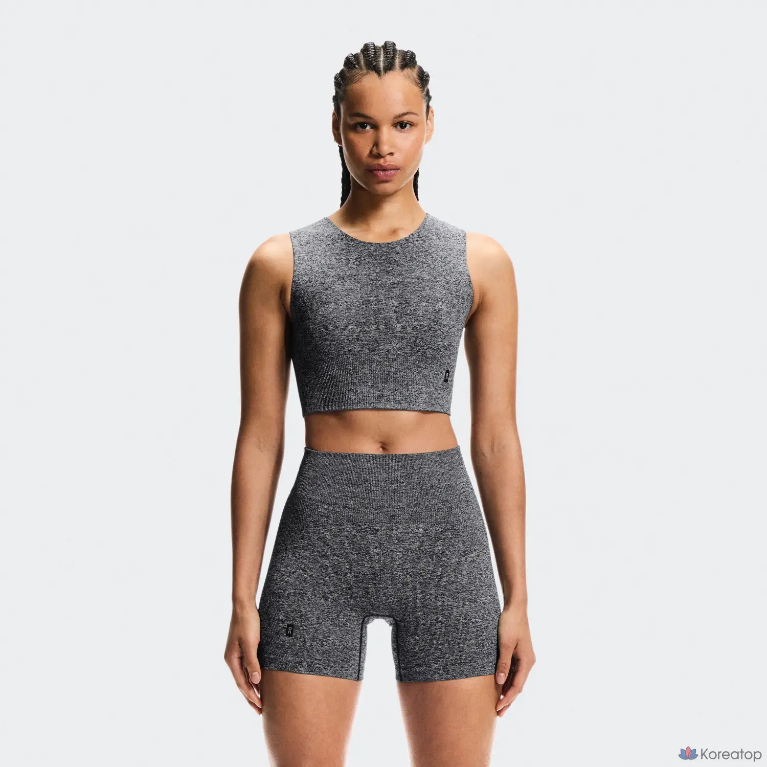 Укороченный трикотажный топ ON Studio Knit Crop