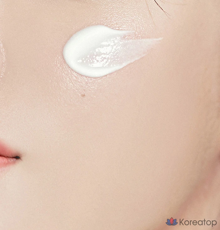 Увлажняющий солнцезащитный крем HYGGEE Relief SPF50+ PA++++, 50 мл, 1 шт.