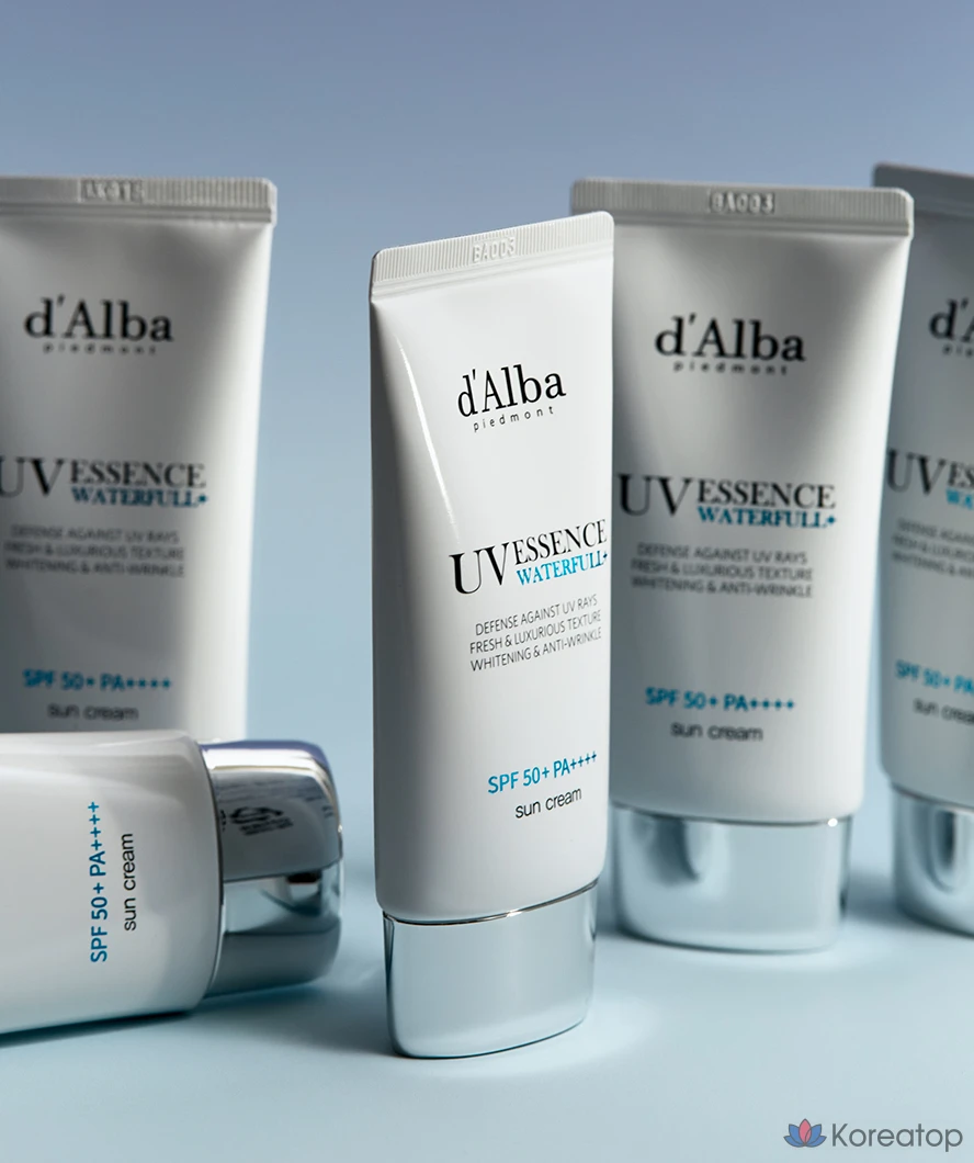 Набор из 2 флаконов: солнцезащитный крем D'alba Waterful Essence SPF50+ PA++++ 50 мл и балансирующий веганский гель для умывания 3 мл (1 шт.)