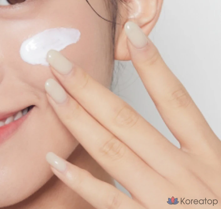 Солнцезащитный стик Tony Moly Vital Vita 12 Soft Sun Stick SPF50+ PA++++, 22 г, 1 шт.