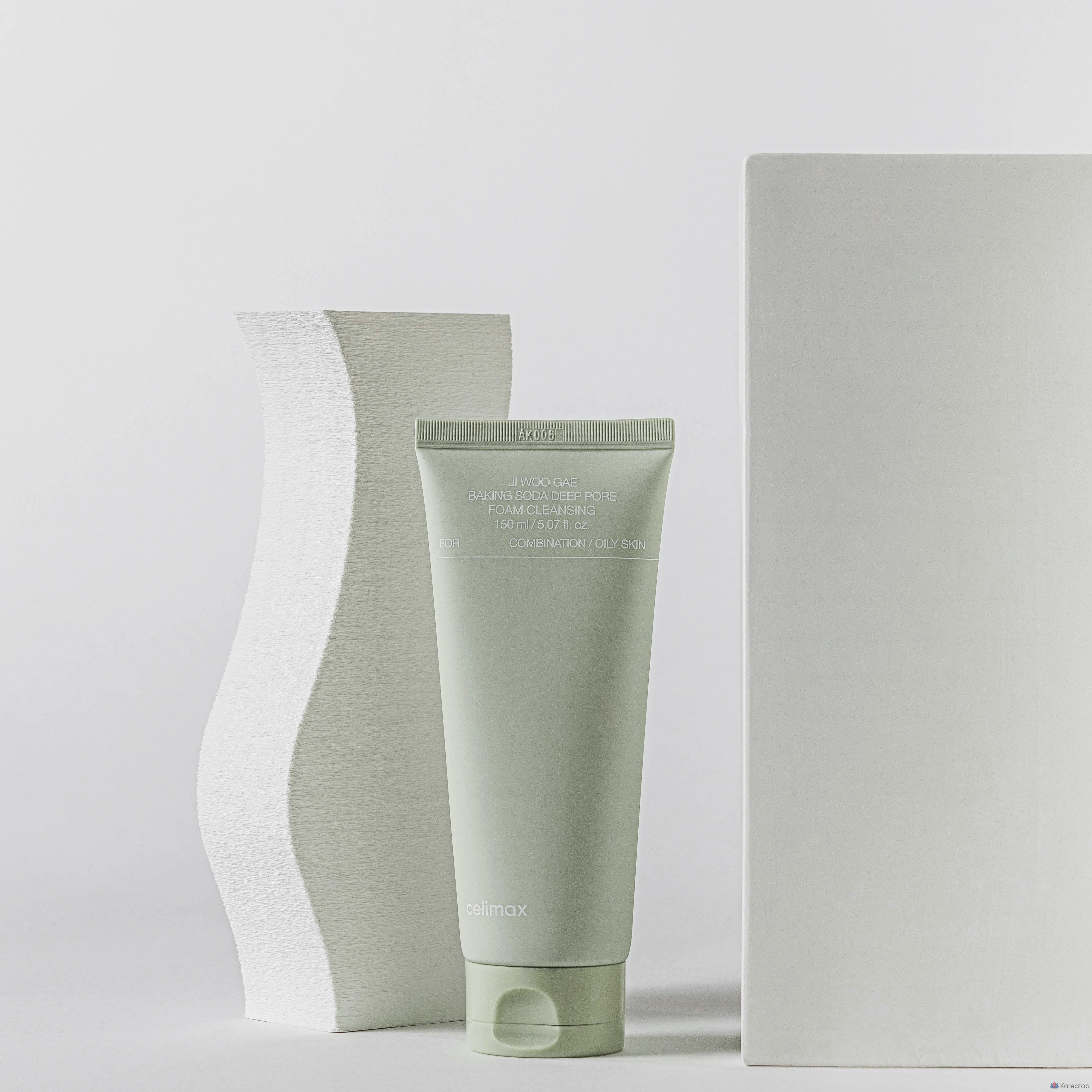 Очищающая пенка для лица Cellimax с пищевой содой для глубокого очищения пор, 150 мл, 1 шт.