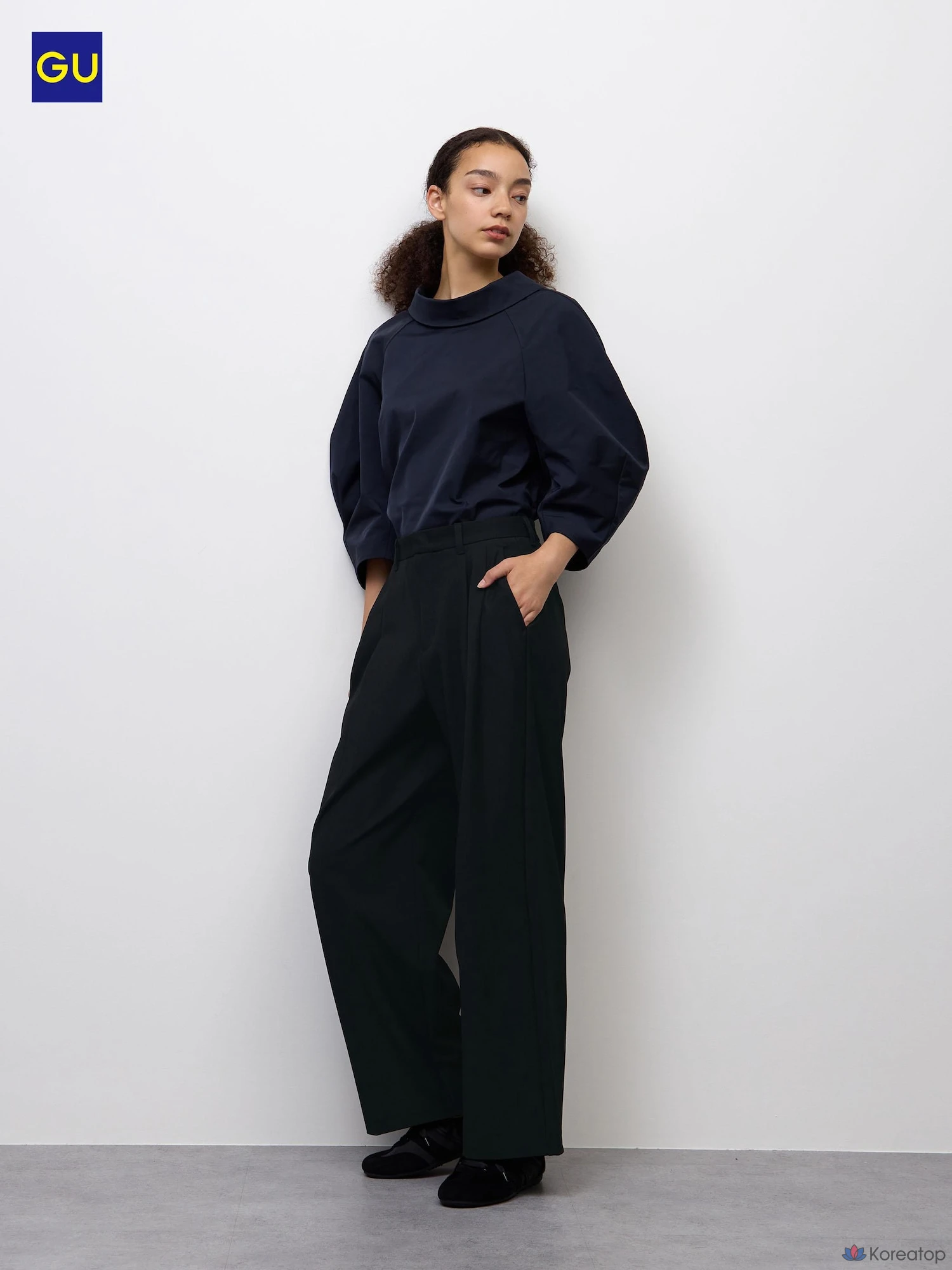 Брюки Uniqlo Tuck Wide Pants
