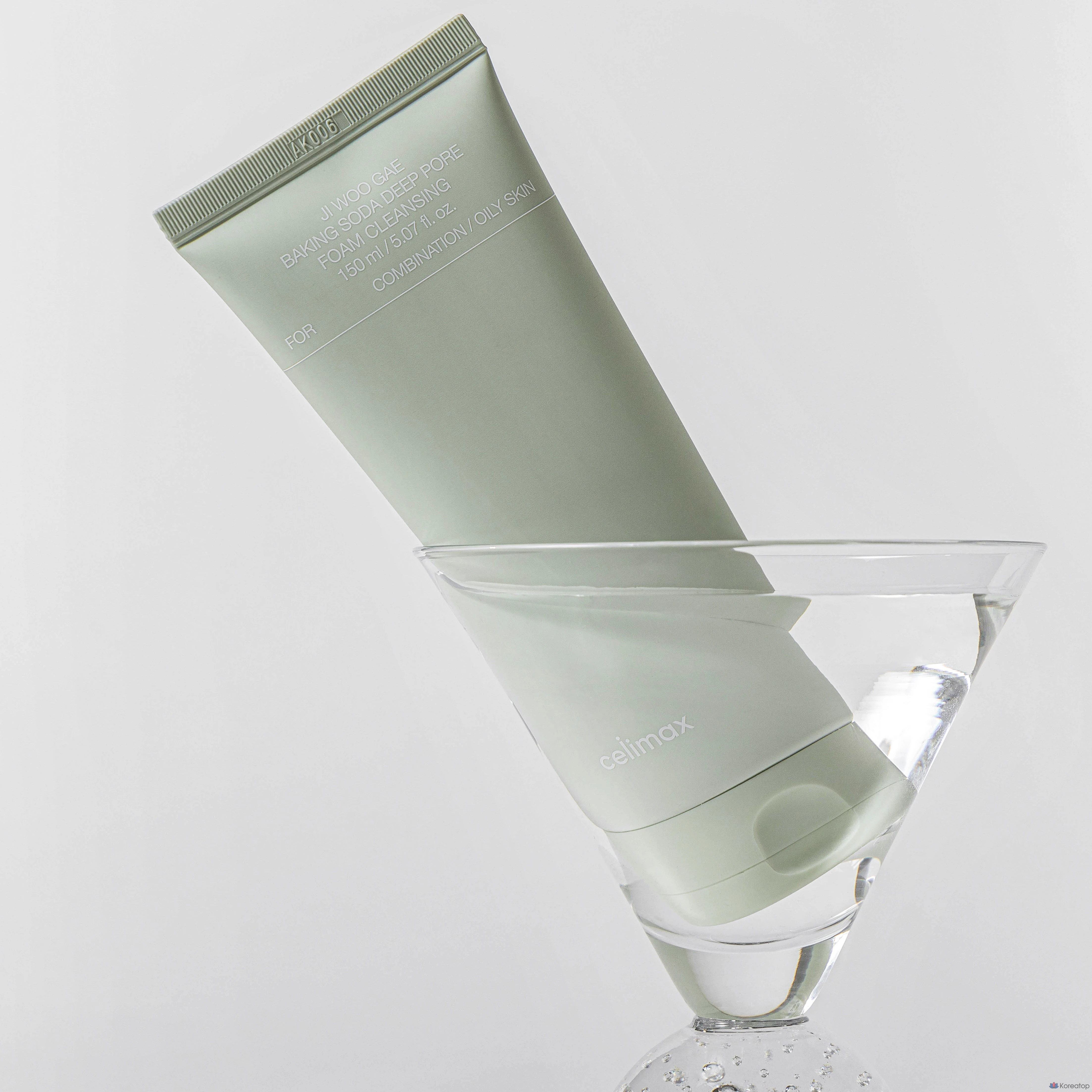 Очищающая пенка для лица Cellimax с пищевой содой для глубокого очищения пор, 150 мл, 1 шт.