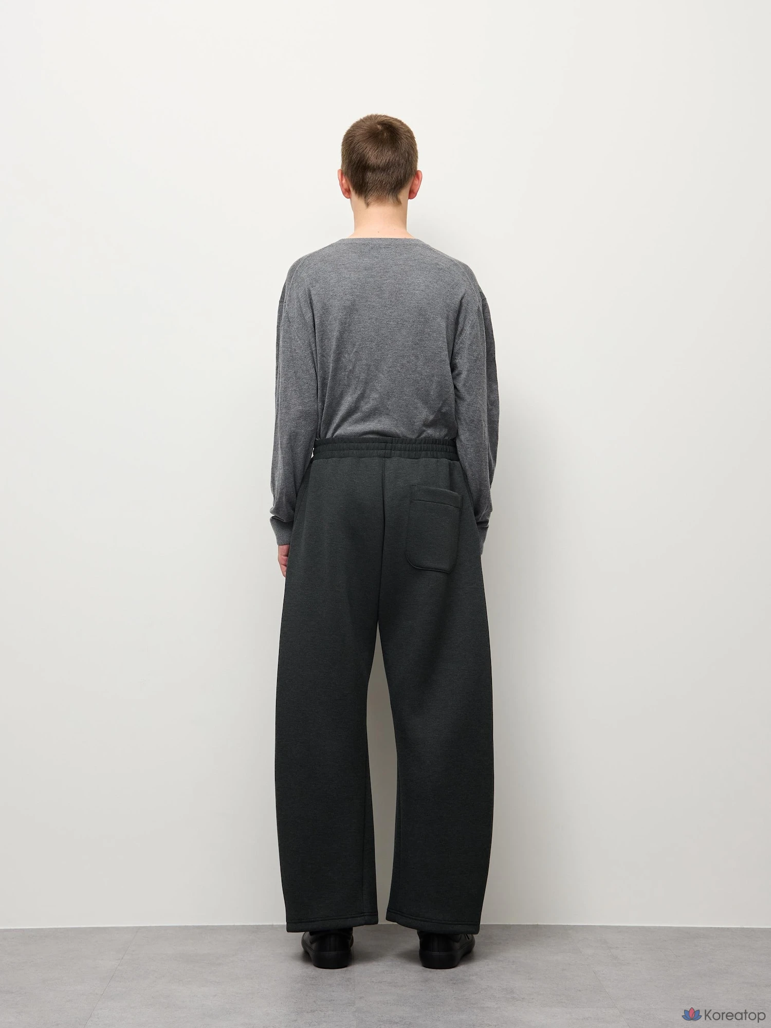 Брюки Uniqlo Smooth Sweat Barrel Leg Pants