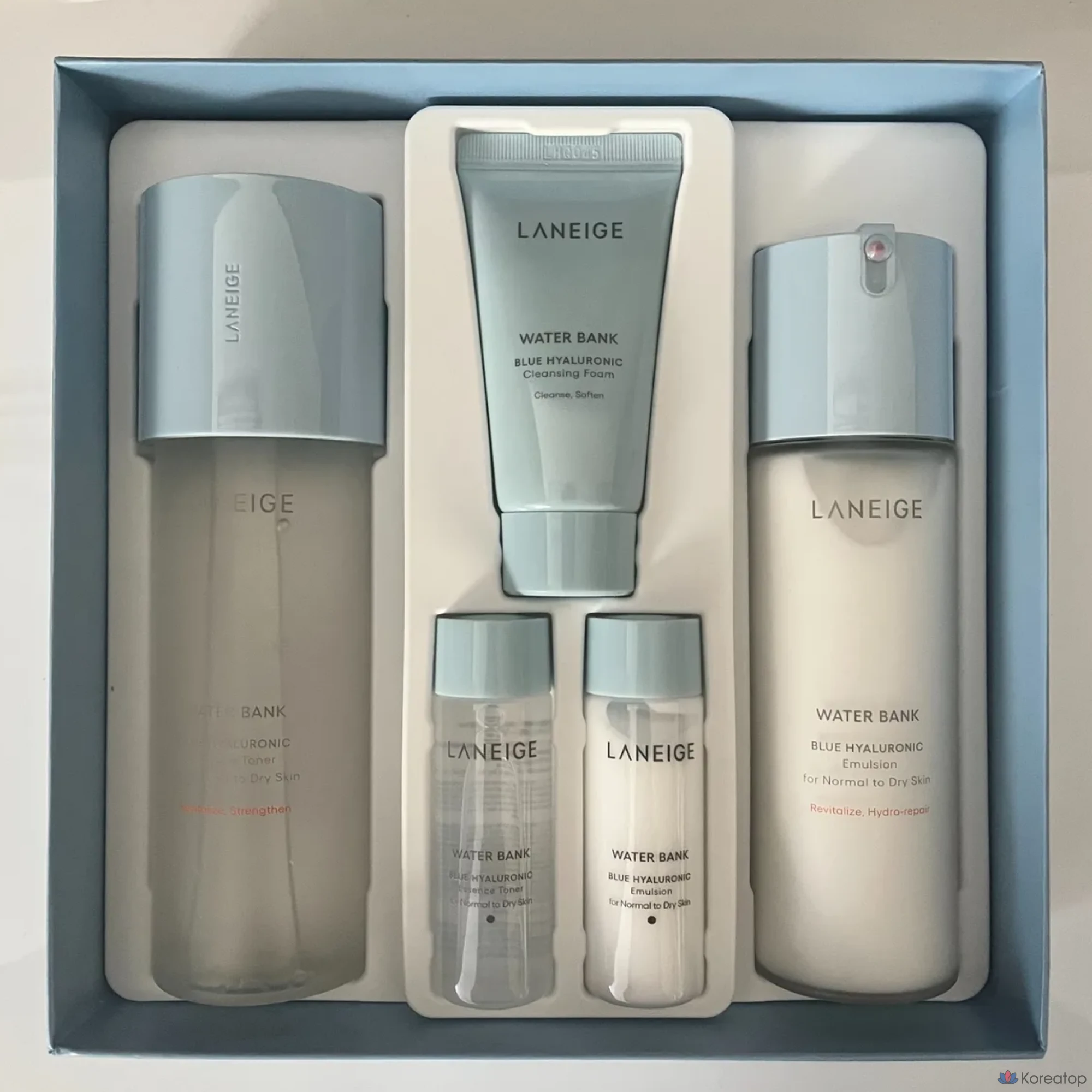 Тональный крем Laneige Water Bank Blue Hyaluronic 2 Step Essential Foundation для нормальной и сухой кожи, 2 вида, 1 набор