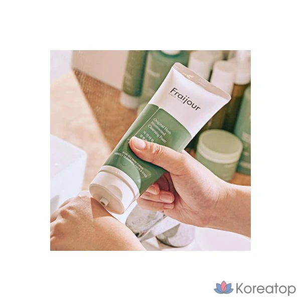 Натуральная пенка для умывания с экстрактом полыни, слабокислотная, 150 мл