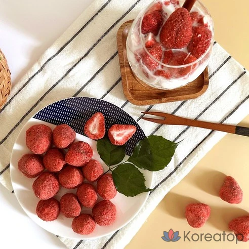 Клубничные чипсы сублимированные Malin Market, сушеная клубника
