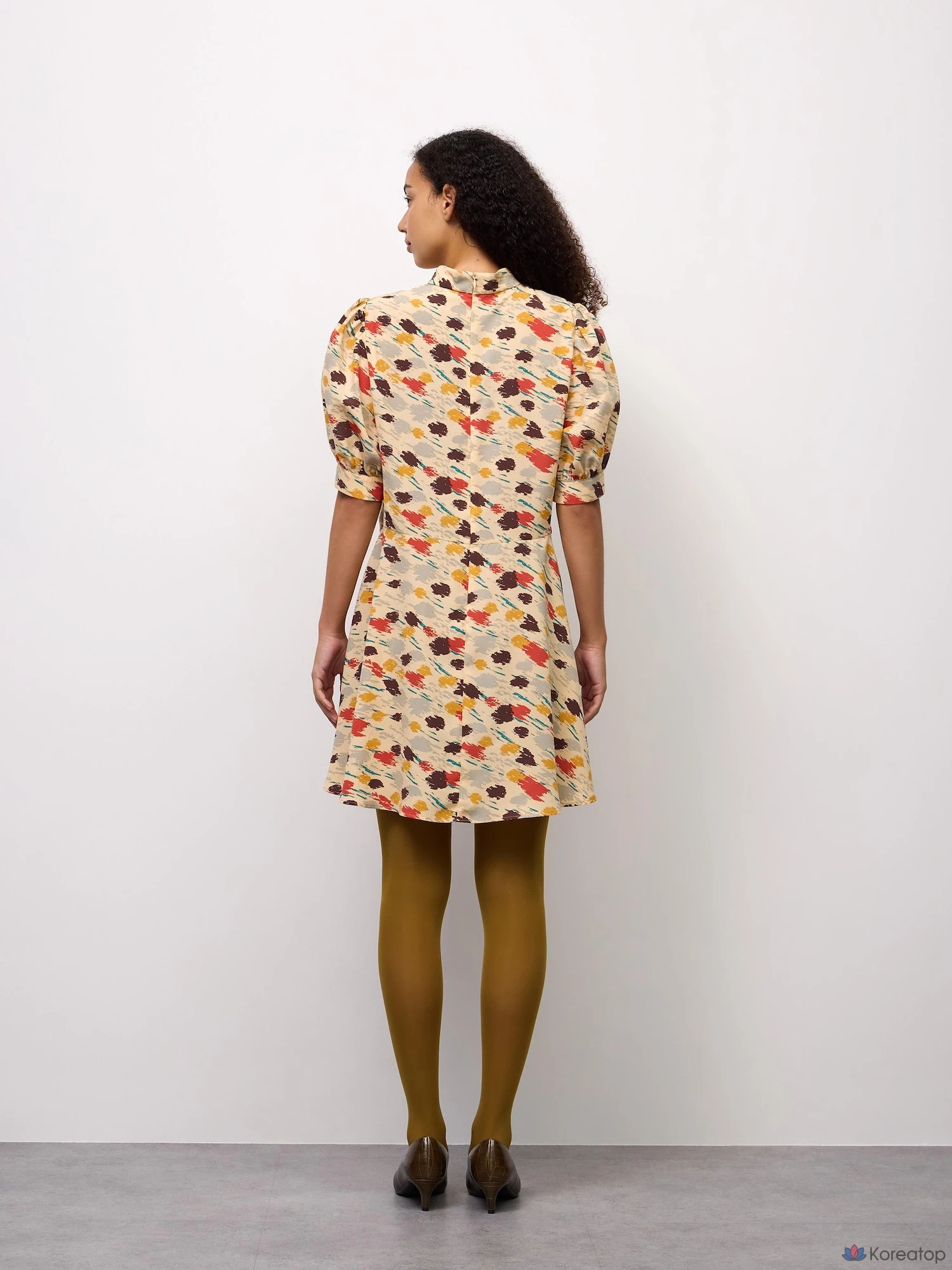 Платье Uniqlo Stand Collar Half Sleeve