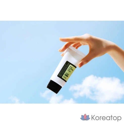Успокаивающий солнцезащитный крем с алоэ SPF50+ PA+++ COSRX