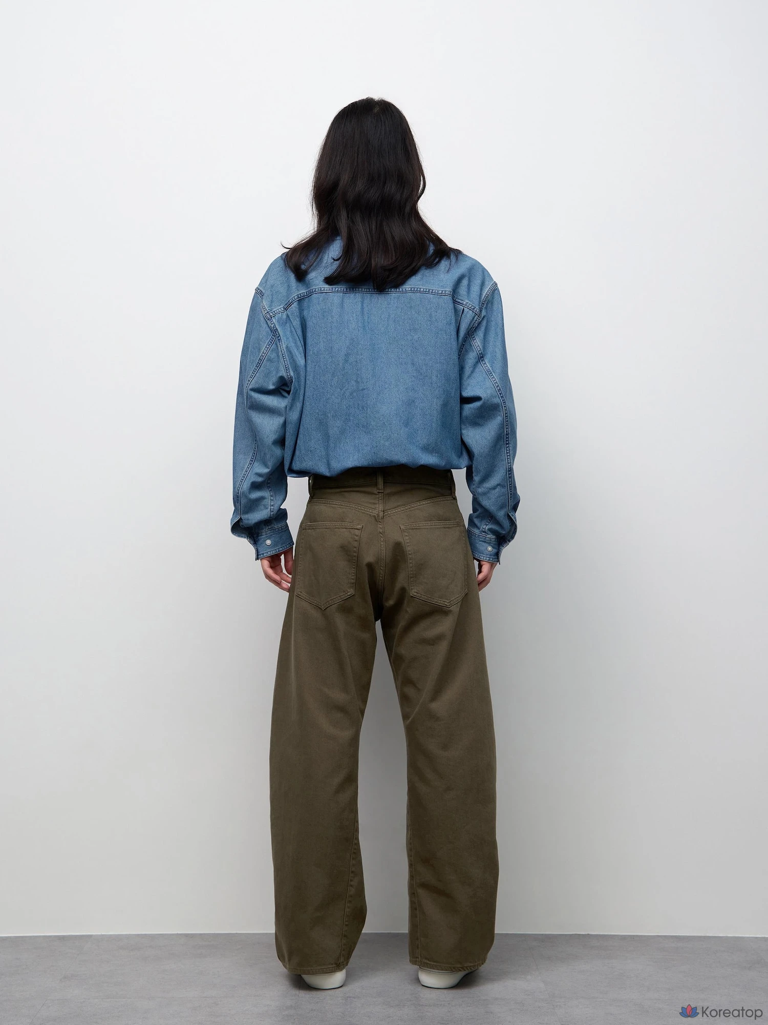 Джинсы Uniqlo 3D Barrel Leg Jeans, длина ноги 73-76 см