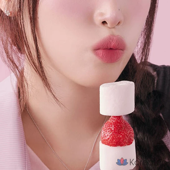 Матовый бальзам для губ Lilybyred Milky Blur Fondue Bar Lipstick, оттенок 04 Cream Cheese Plum, 1 шт., фото 7