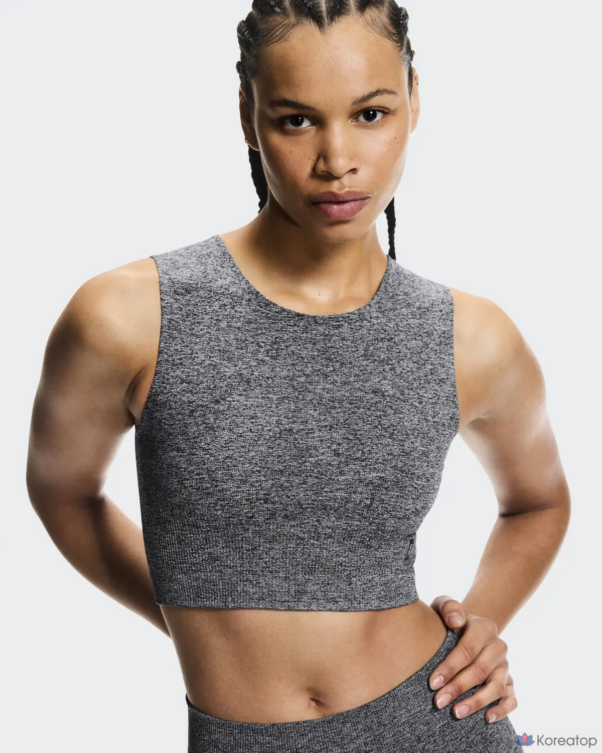 Укороченный трикотажный топ ON Studio Knit Crop