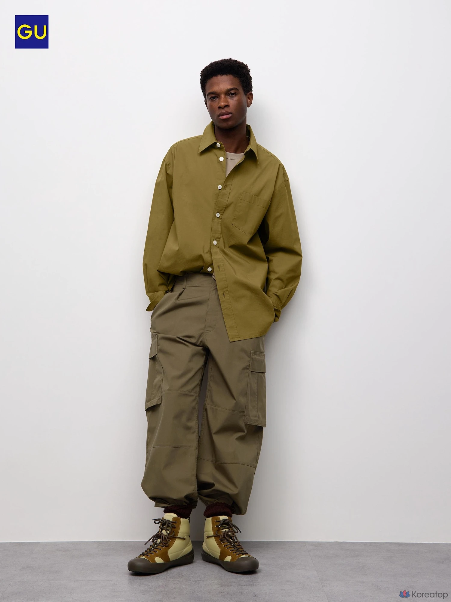 Брюки карго Uniqlo Wide Cargo Pants