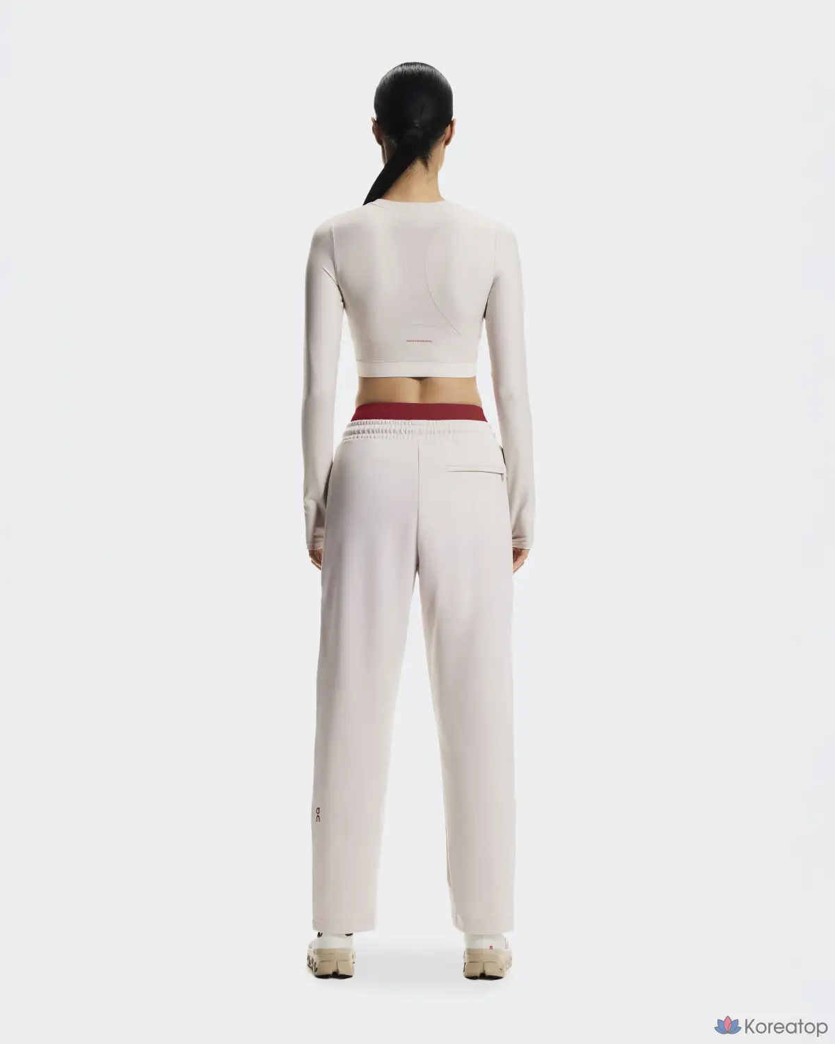 Укороченный лонгслив ON Train Long Sleeve Crop Year of the Horse