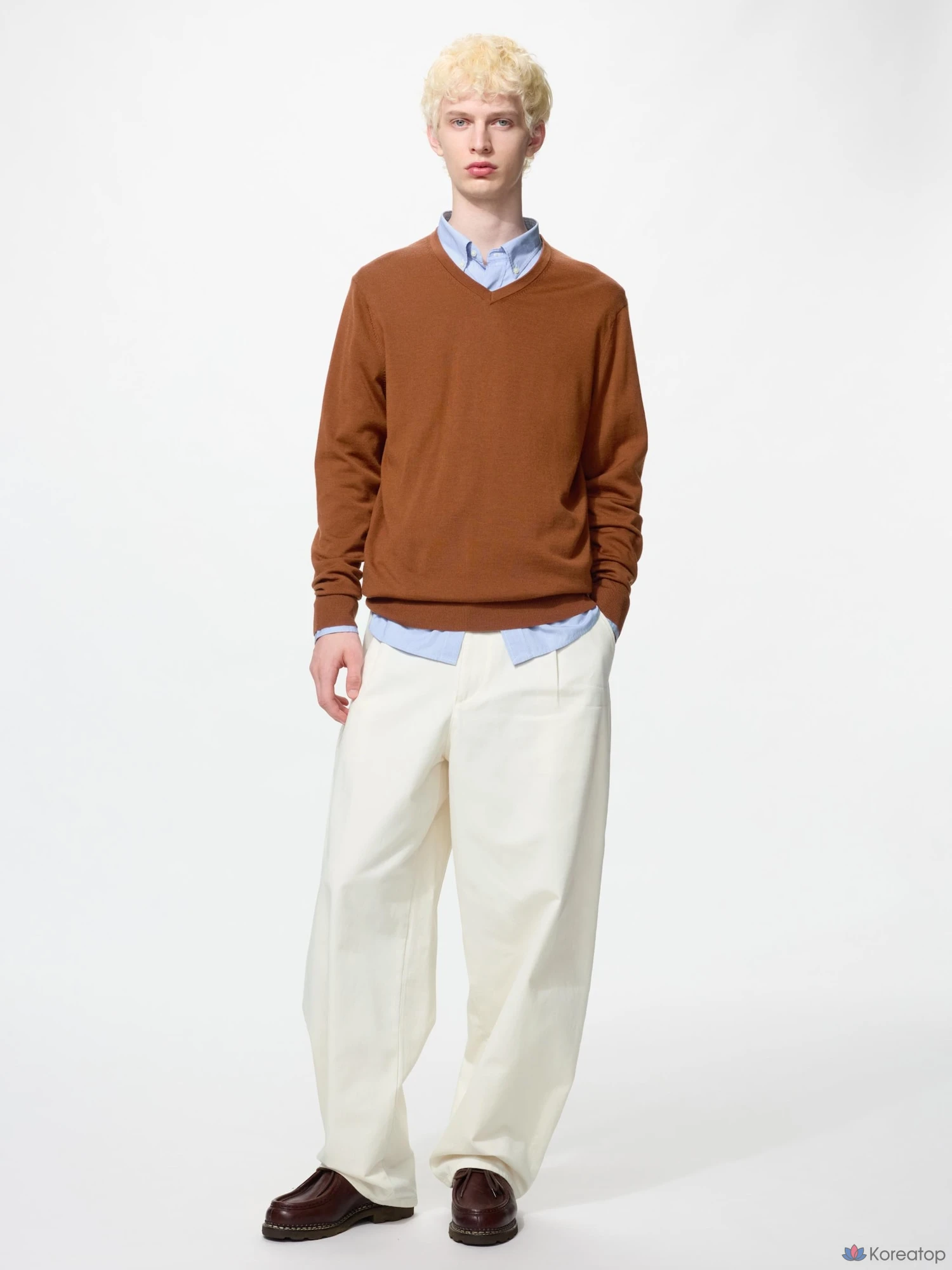 Свитер Uniqlo Merino V-Neck Sweater