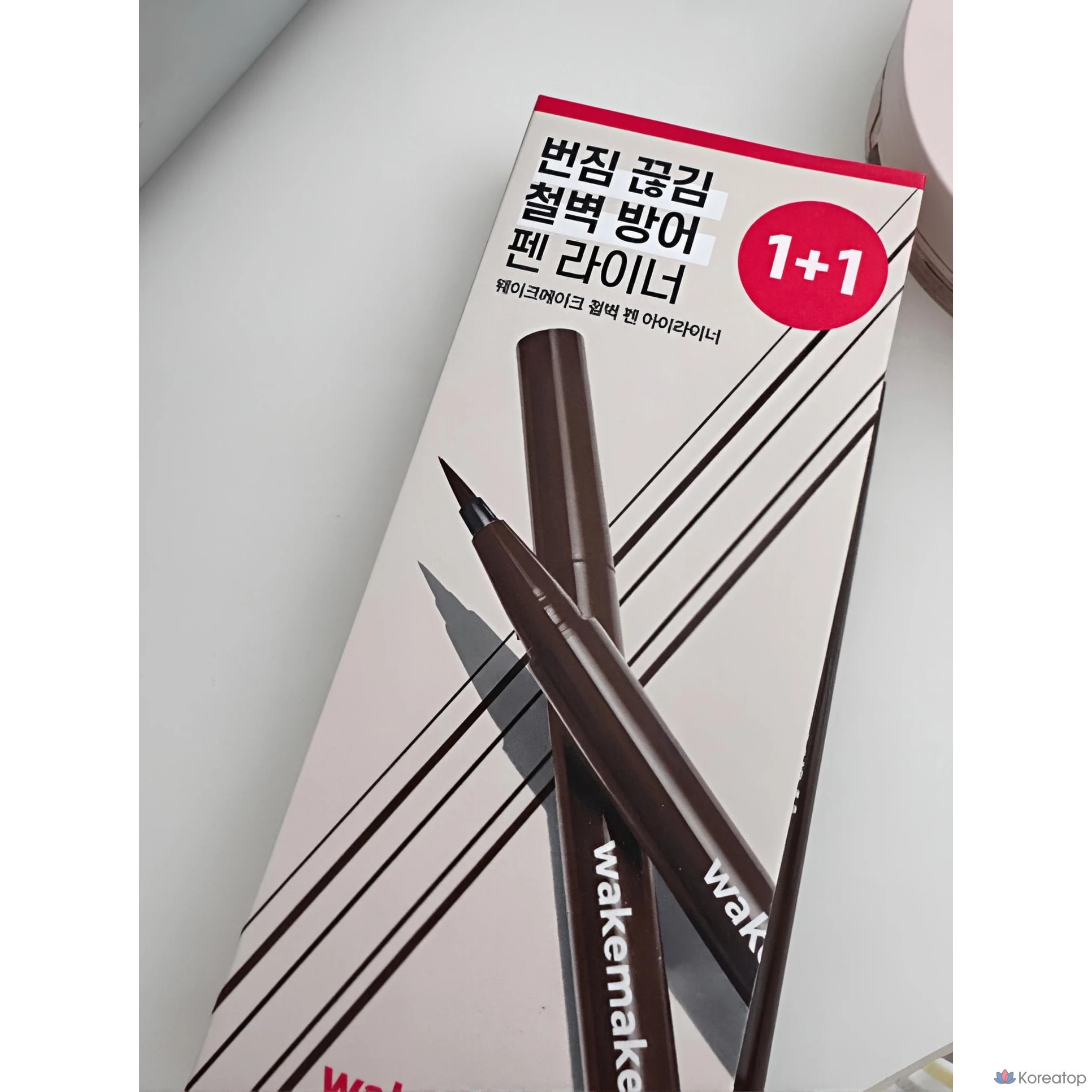 Подводка для глаз WAKEMAKE Iron Wall Pen Eyeliner 0.5g, 03 Темно-коричневый, 1 шт.